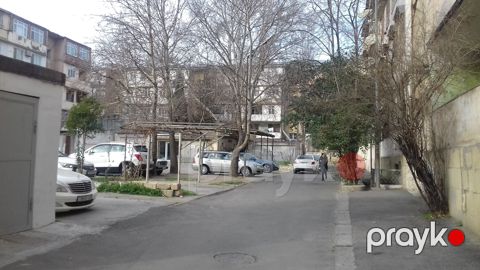 Satılır 3 otaqlı köhnə tikili 85 m²