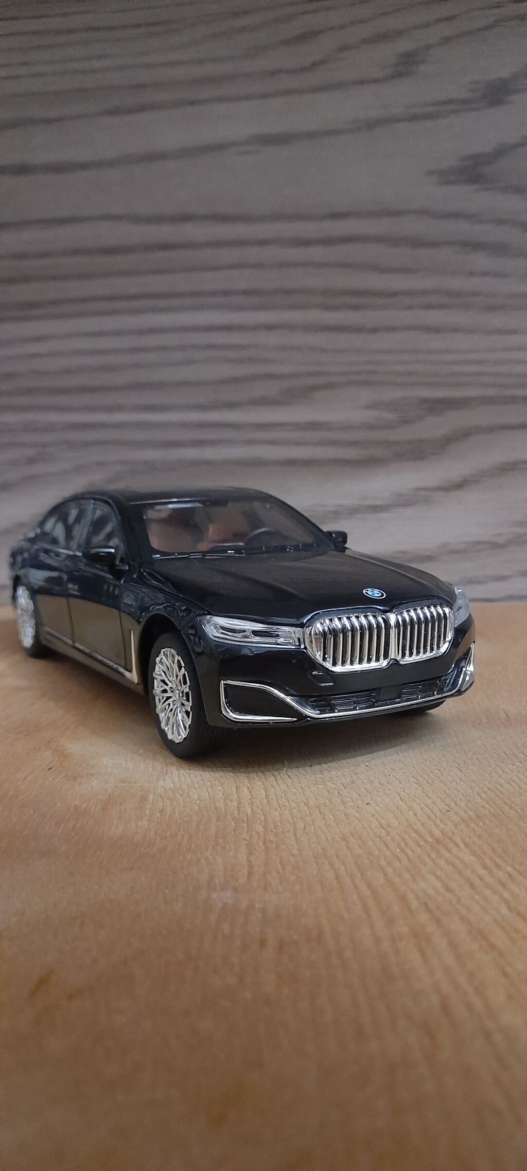 Bmw 1:24 Ölçü səsli işıqlı 760li Modeli Hər yeri açılır — Mallar, Bakı