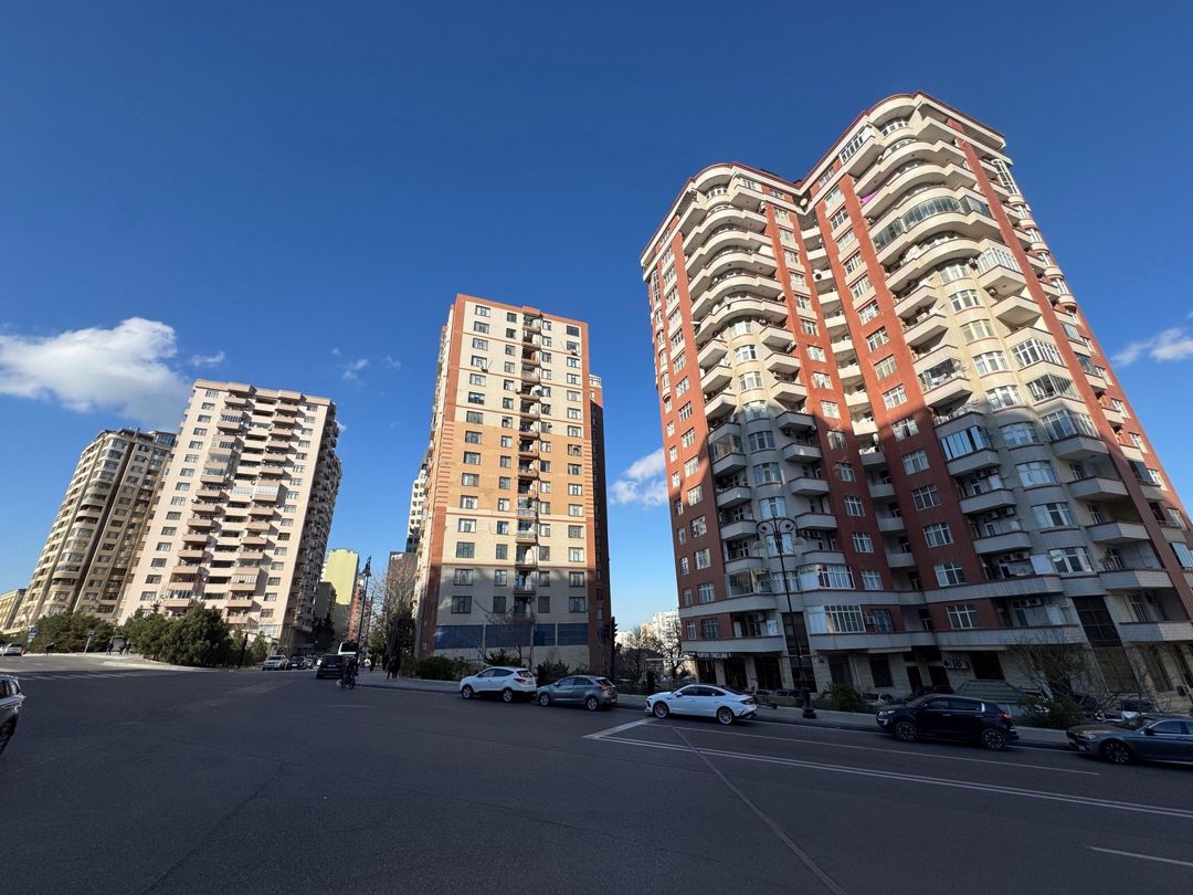 Satılır 4 otaqlı yeni tikili 181 m² — Mənzil, Bakı