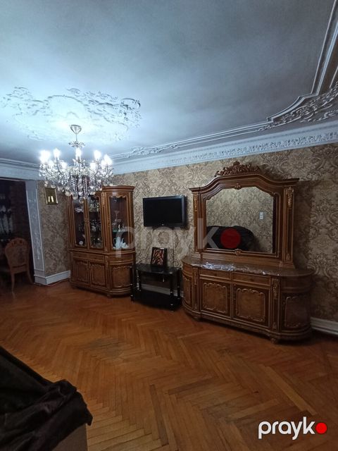 İcarəyə verilir 3 otaqlı köhnə tikili 80 m²