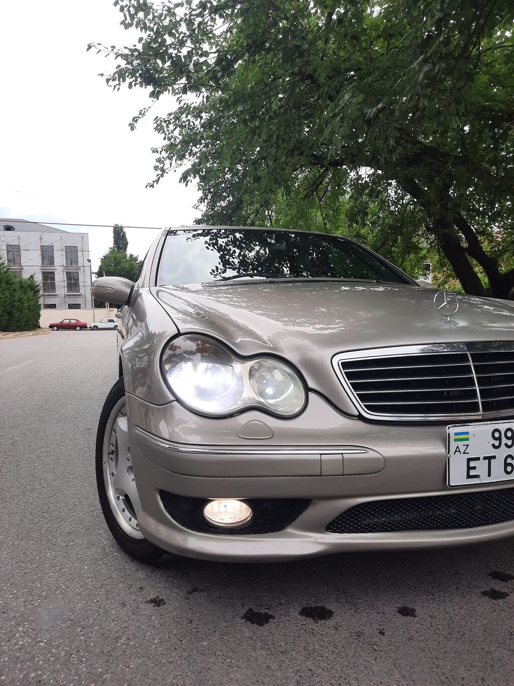 Mercedes-Benz C-Class: 2.5 l | 2006 il Sedan