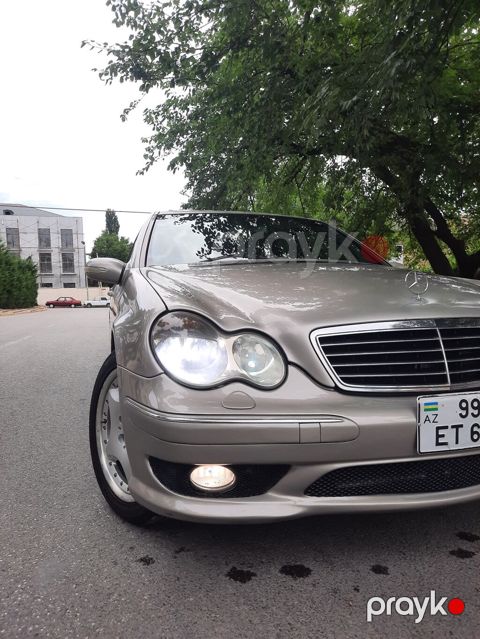 Mercedes-Benz C-Class: 2.5 l | 2006 il Sedan — Quba