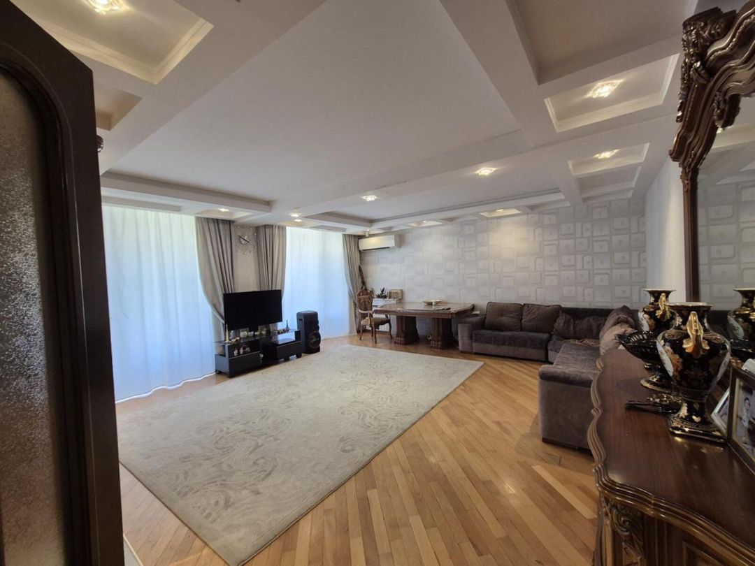 Satılır 5 otaqlı köhnə tikili 120 m² — Mənzil, Bakı (2)