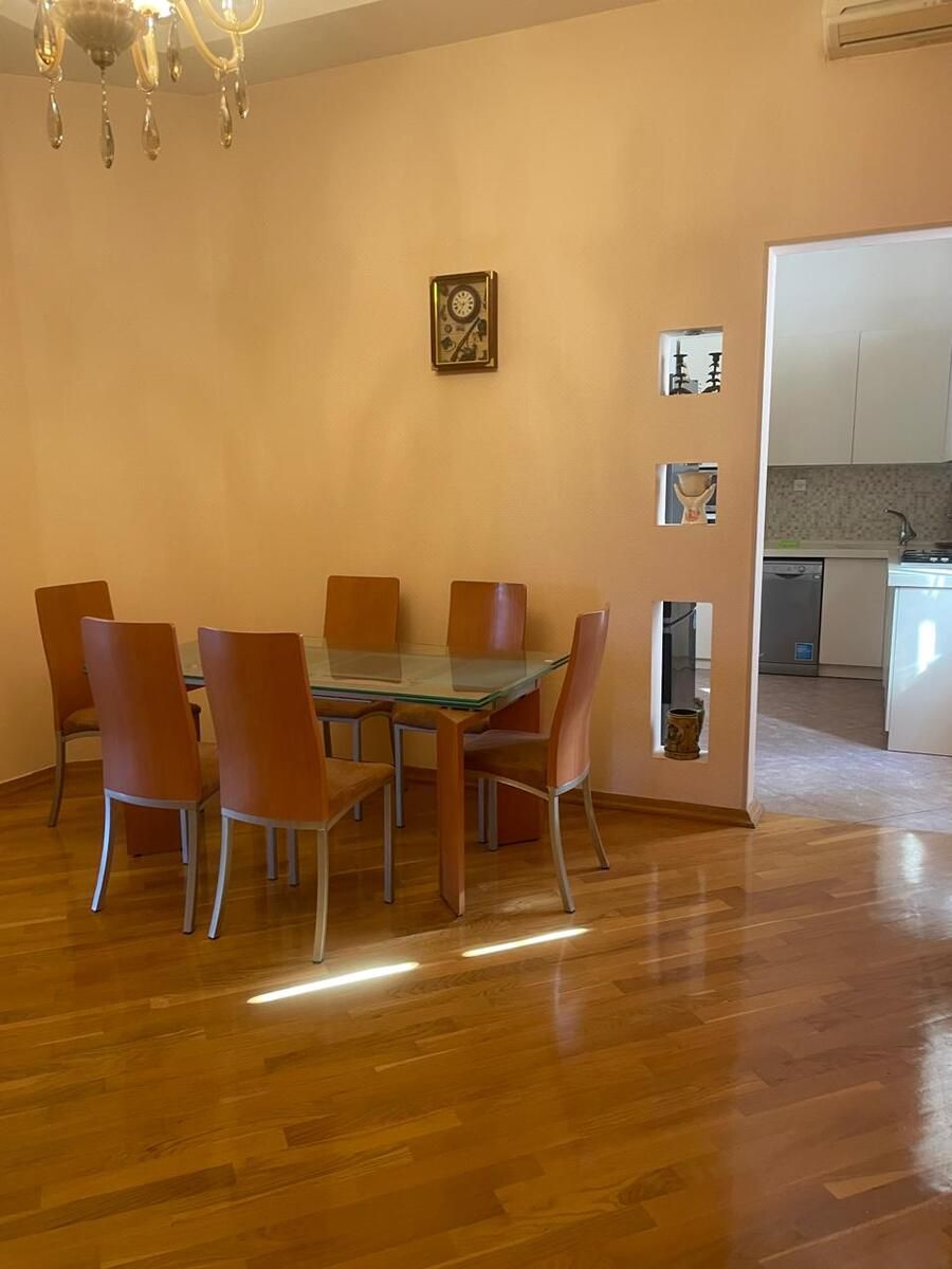 İcarəyə verilir 4 otaqlı köhnə tikili 130 m² — Mənzil, Bakı