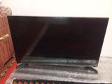 Samsung LED televizor 82sm diaqonal işlənib səliqəli qalıb. Təcili — Mallar