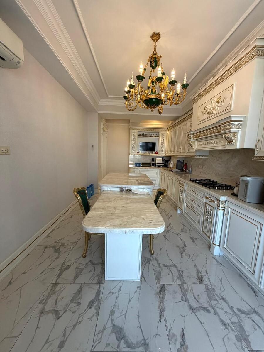 Satılır 4 otaqlı yeni tikili 211 m² — Mənzil, Bakı (10)