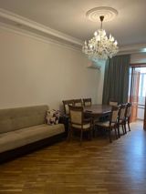 İcarəyə verilir 3 otaqlı köhnə tikili 80 m² — Real estate