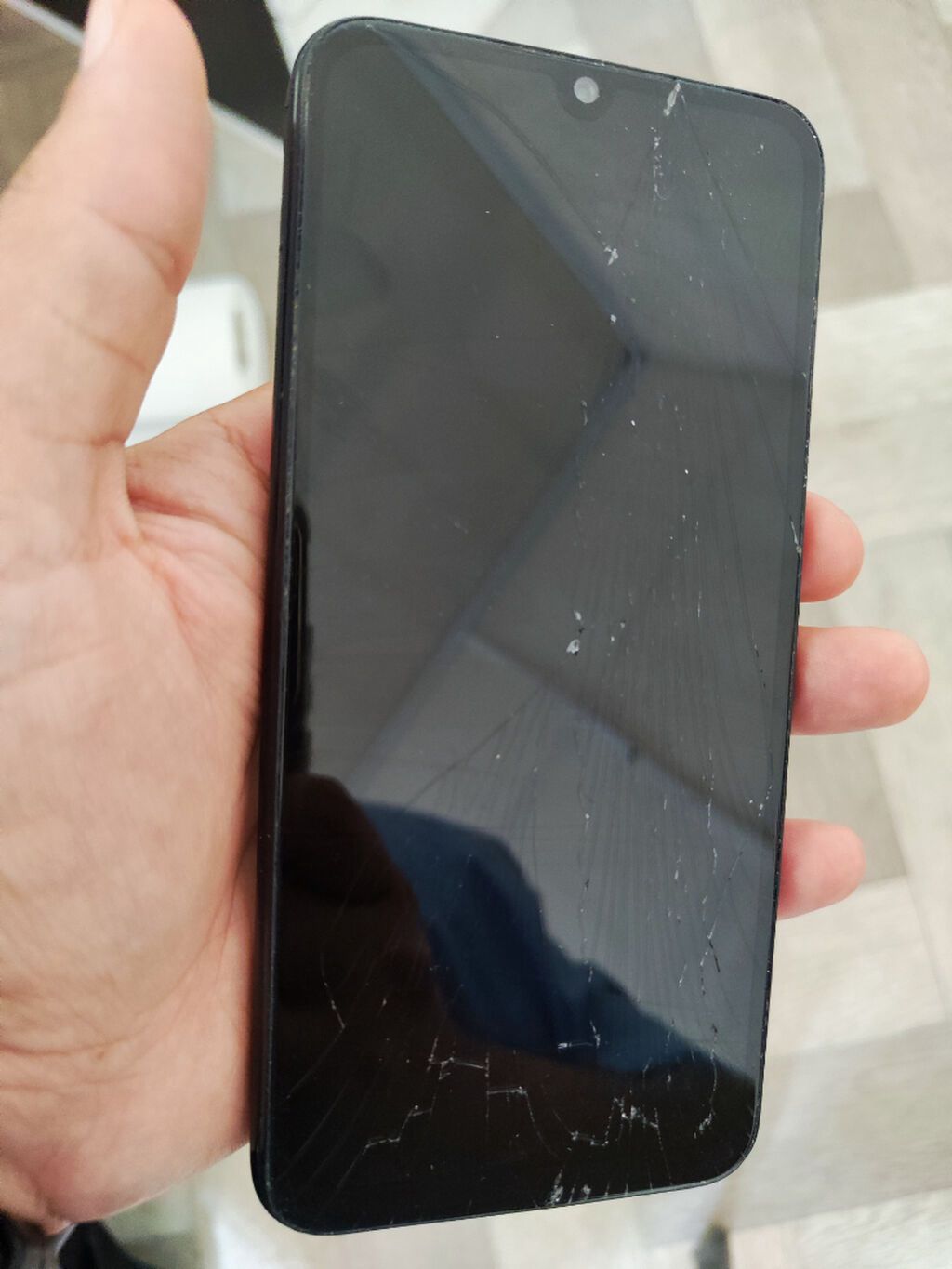 Redmi not 8 şəkildə göründüyü kimidir, yaddaş 128 — Daşınmaz əmlak, Mingəçevir (2)