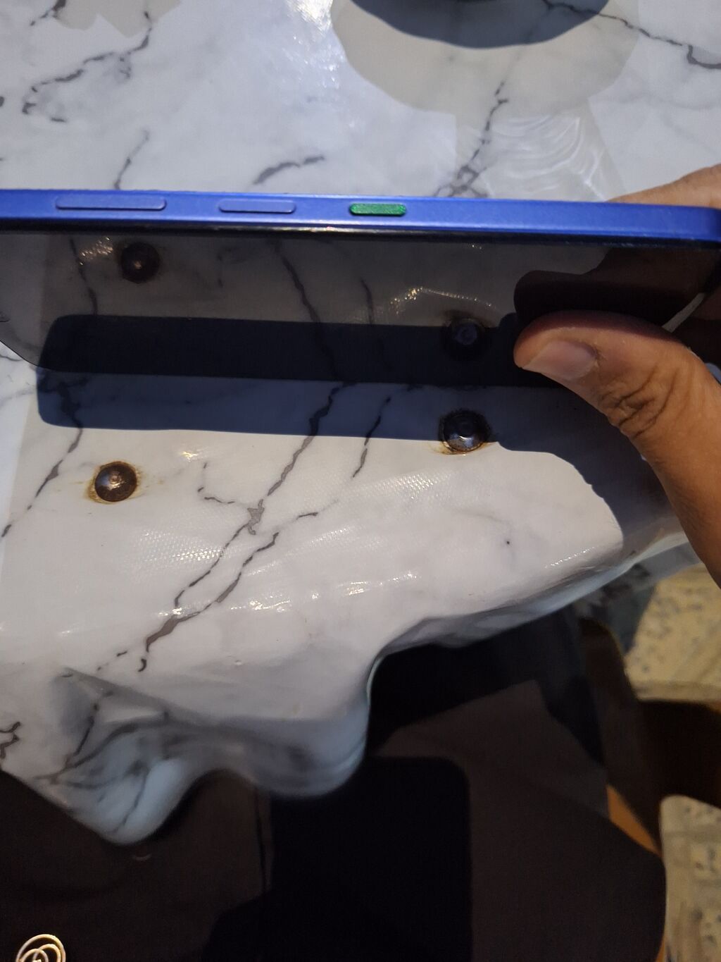 Mavi rəngli smartfon - Korpus: mat mavi rəng, düz kənarlı dizayn - — Smartfonlar, Bakı (2)