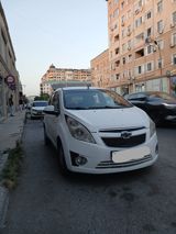Chevrolet Spark, ağ rəng, ideal vəziyyətdə xanm maşını olub, ili — Avtomobil