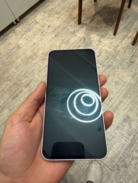 Samsung Galaxy A55 5G — Bənövşəyi, ekran altı barmaq izi oxuyucusu
