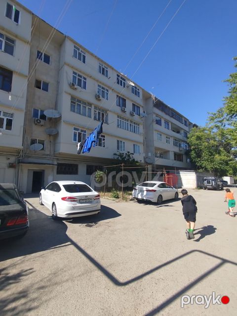 Satılır 2 otaqlı köhnə tikili 65 m²