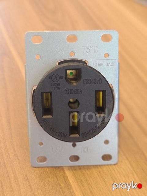 Tesla Nema 14-50 elektrik yuvası