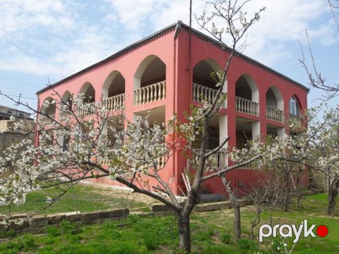 Satılır 5 otaqlı həyət evi/bağ evi 200 m²