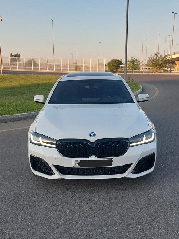 BMW 530e, 2.0 L, 12 kWh, 2023 il, 32 000 km — Avtomobillər, Bakı (3)
