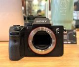 Sony Alpha A7 III (ILCE-7M3) tam kadr (Full Frame) güzgüsüz fotoaparat — Foto və video texnika