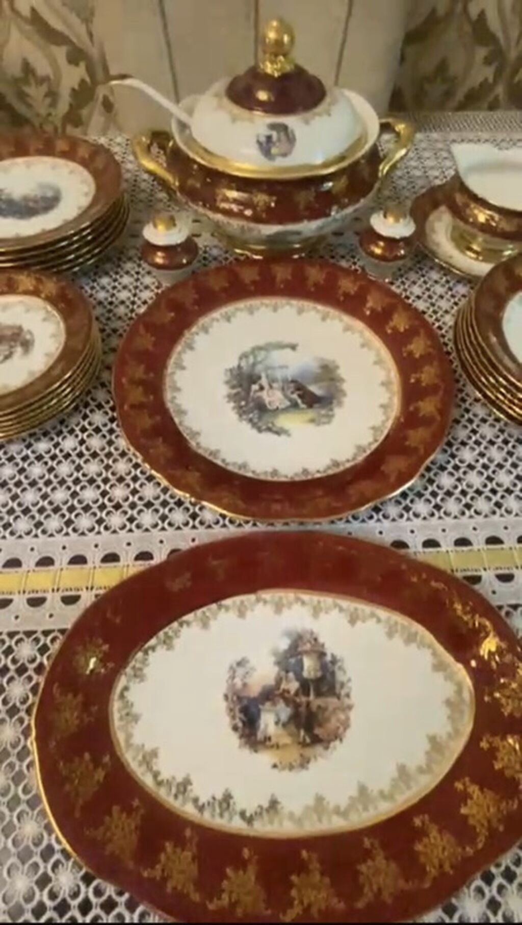 Klassik Porselen Süfrə Dəsti — Bordo və Qızılı