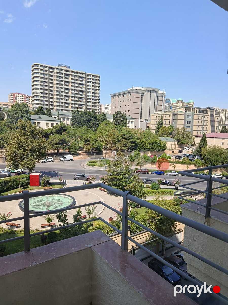 Satılır 4 otaqlı köhnə tikili 190 m² — Mənzil, Bakı (6)
