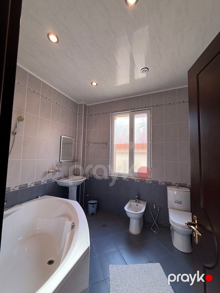 Satılır 12 otaqlı həyət evi/bağ evi 600 m² — Ev, villa, Bakı (10)