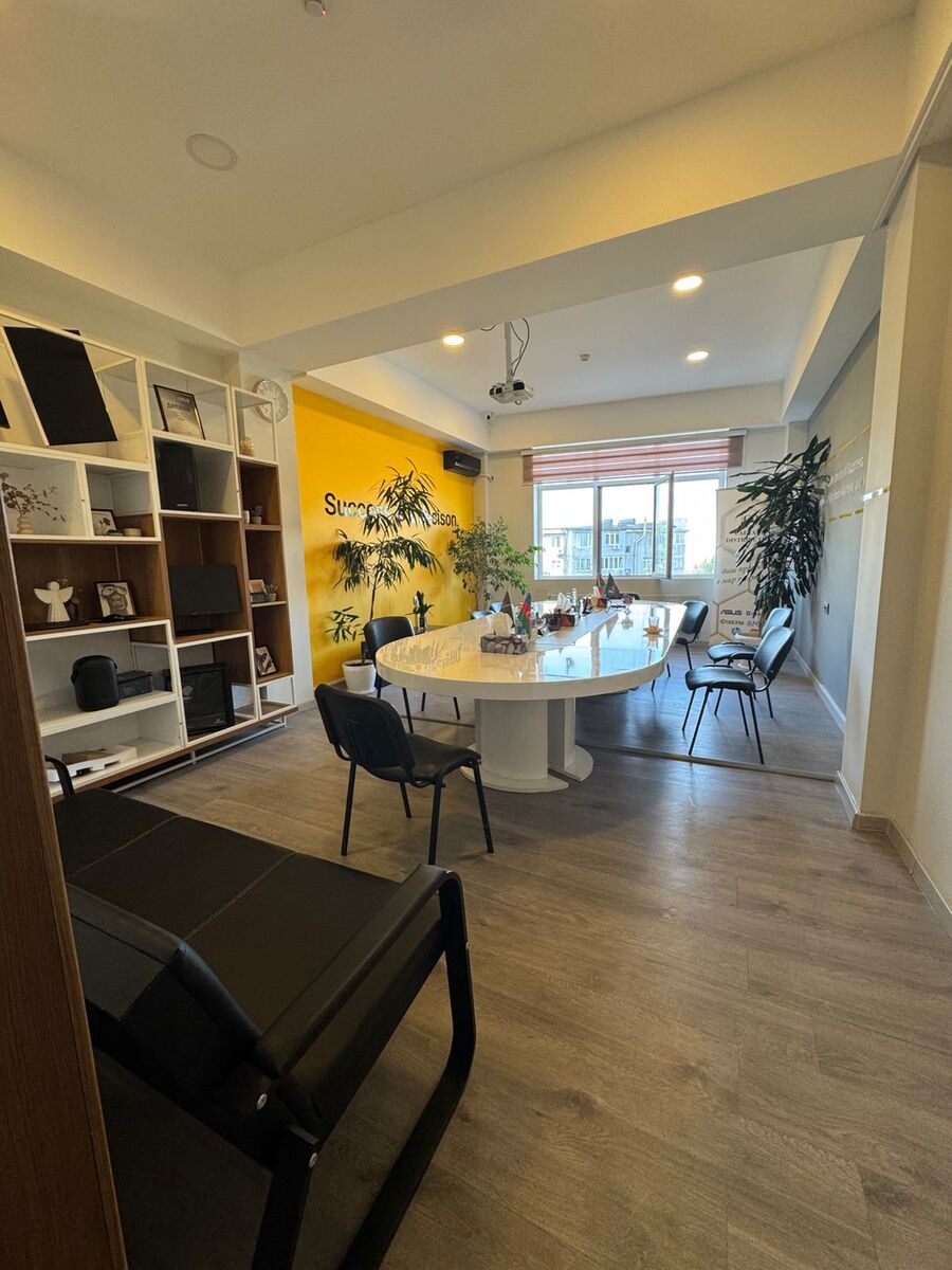 Satılır obyekt 560 m² — Əmlak, Bakı