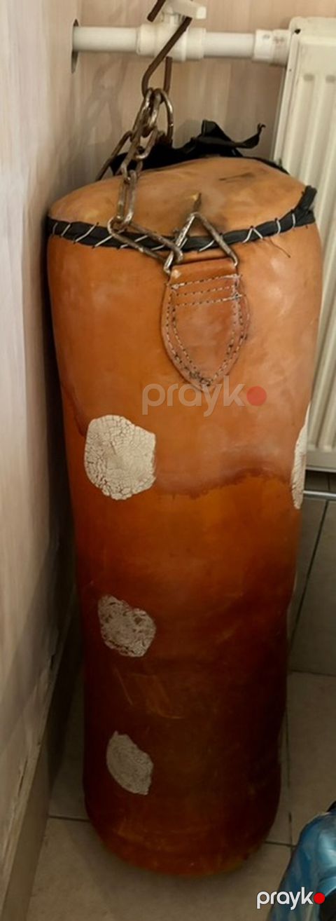 Boks üçün asma zərbə kisəsi - Material: qalın dəri xarici örtük