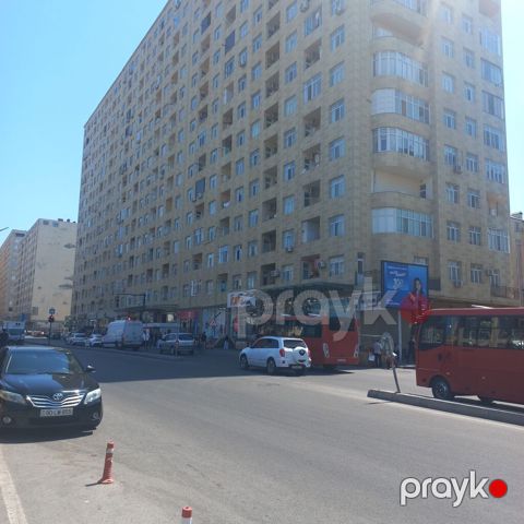 Obyekt: çoxmərtəbəli yaşayış binasında kommersiya/yaşayış üçün uyğun