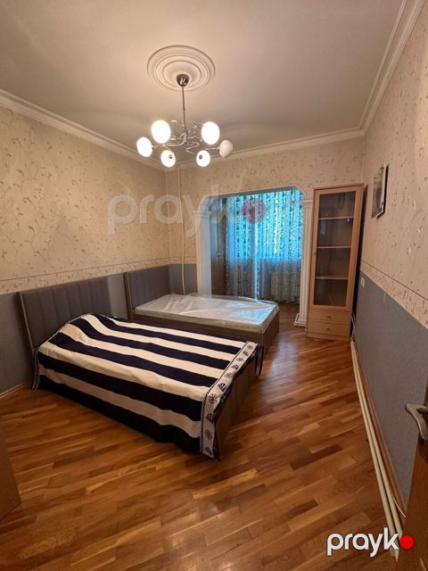 İcarəyə verilir 3 otaqlı köhnə tikili 85 m²