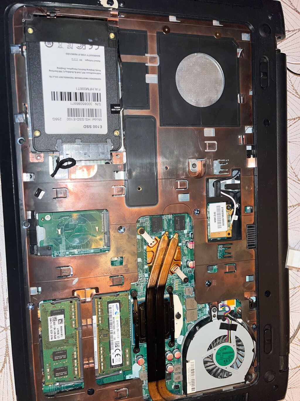 Grundig Gnb B1 1690i7 noutbuk ehtiyat hissə seti (bazis, ana kart, i7 prosessor, 8GB RAM, 256GB SSD)