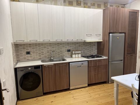 Mətbəx mebeli dəsti,4 m.lik,yanindaki skaf 60/120 ye.birlikde 500