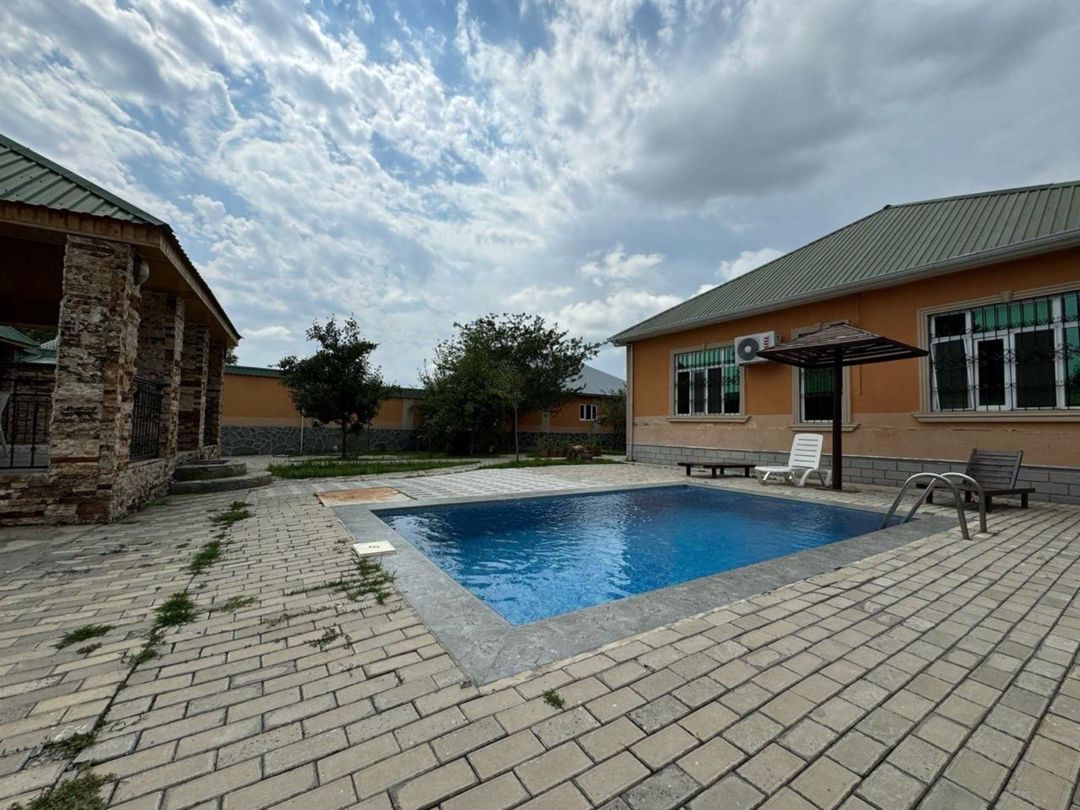 İcarəyə verilir 4 otaqlı həyət evi/bağ evi 200 m² — Ev, villa, Qəbələ