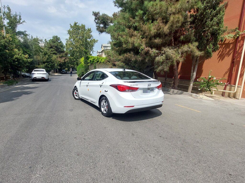 Hyundai Elantra, 1.8 L, 2015 il, 128 556 km — Avtomobillər, Bakı (6)