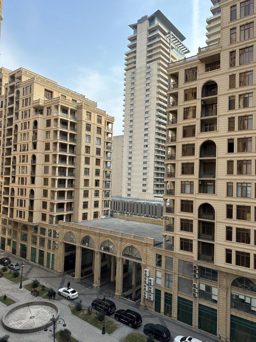 Satılır 4 otaqlı yeni tikili 240 m² — Mənzil, Bakı (3)