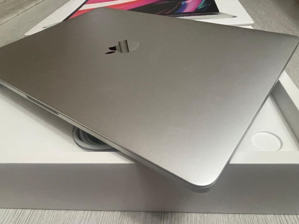 Apple MacBook Pro 13" (gümüş rəng) – M1 nəsli Xüsusiyyətlər: - 13.3" — Apple Macbook, Bakı (7)