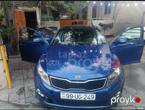 Kia Optima SX T-GDI, mavi rəngli sedan. Xarici: - Parlaq mavi kuzov
