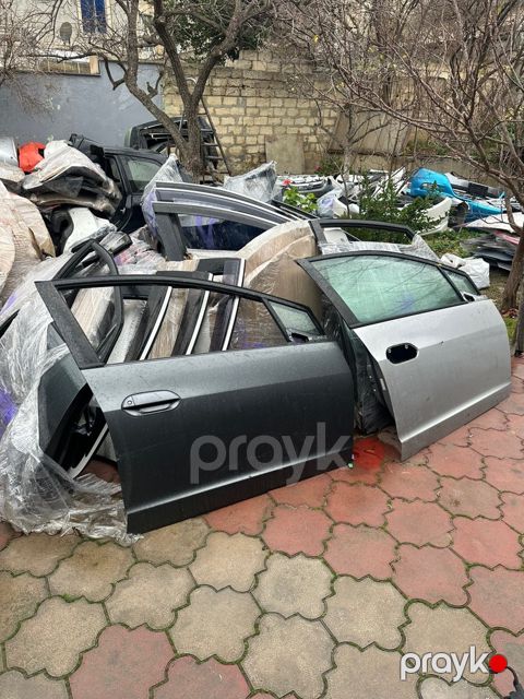 Honda qapıları