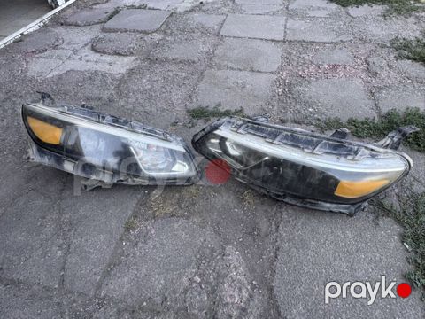 Honda Accord ön faralar dəsti (sol və sağ) - Korpusa inteqrə olunmuş