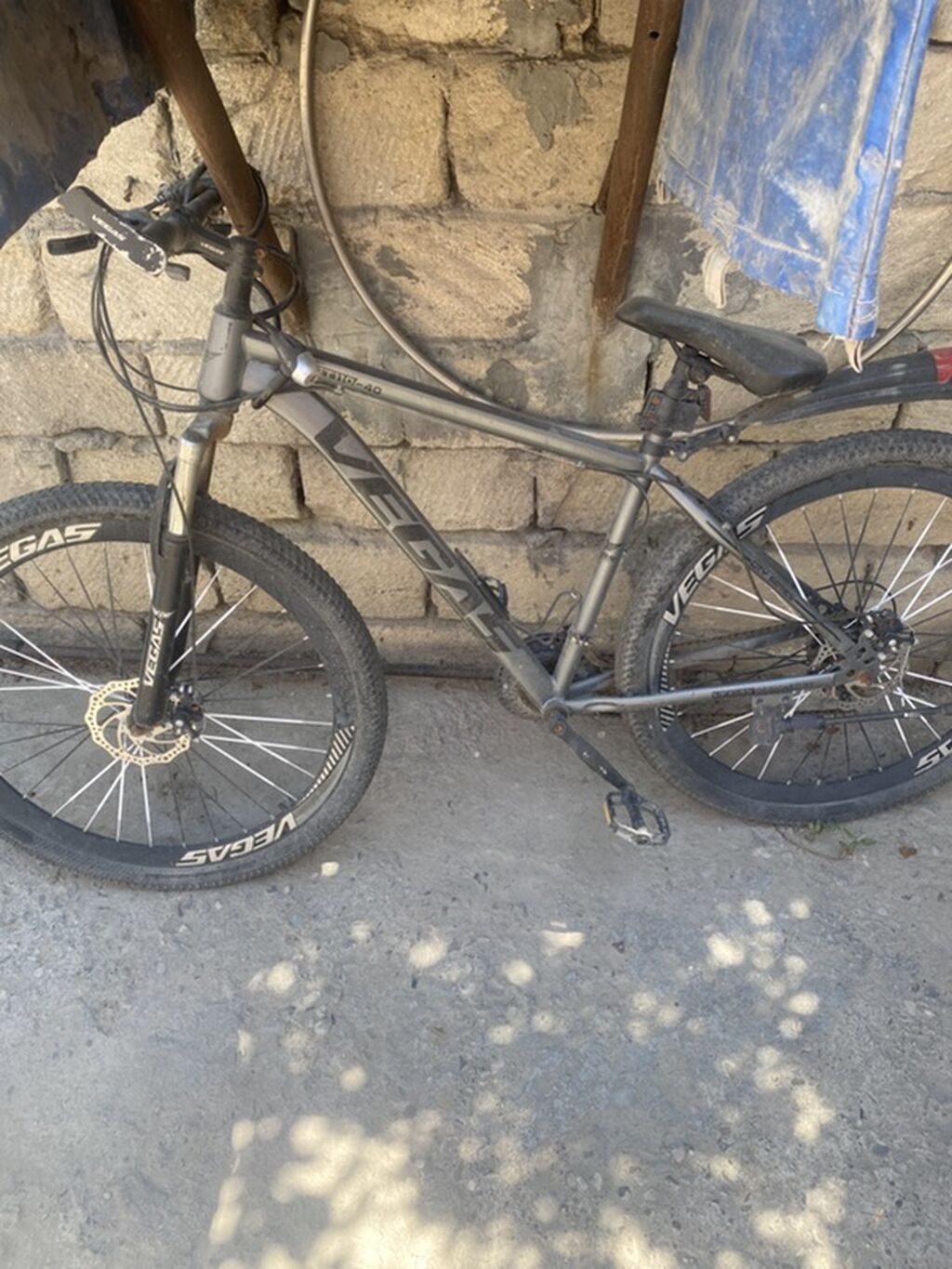 VEGAS hardtail dağ velosipedi - Geniş alüminium çərçivə, yuxarı — Dağ velosipedləri, Bakı (3)