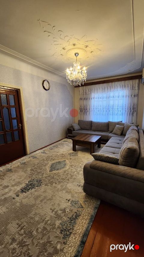 Satılır 5 otaqlı köhnə tikili 120 m²