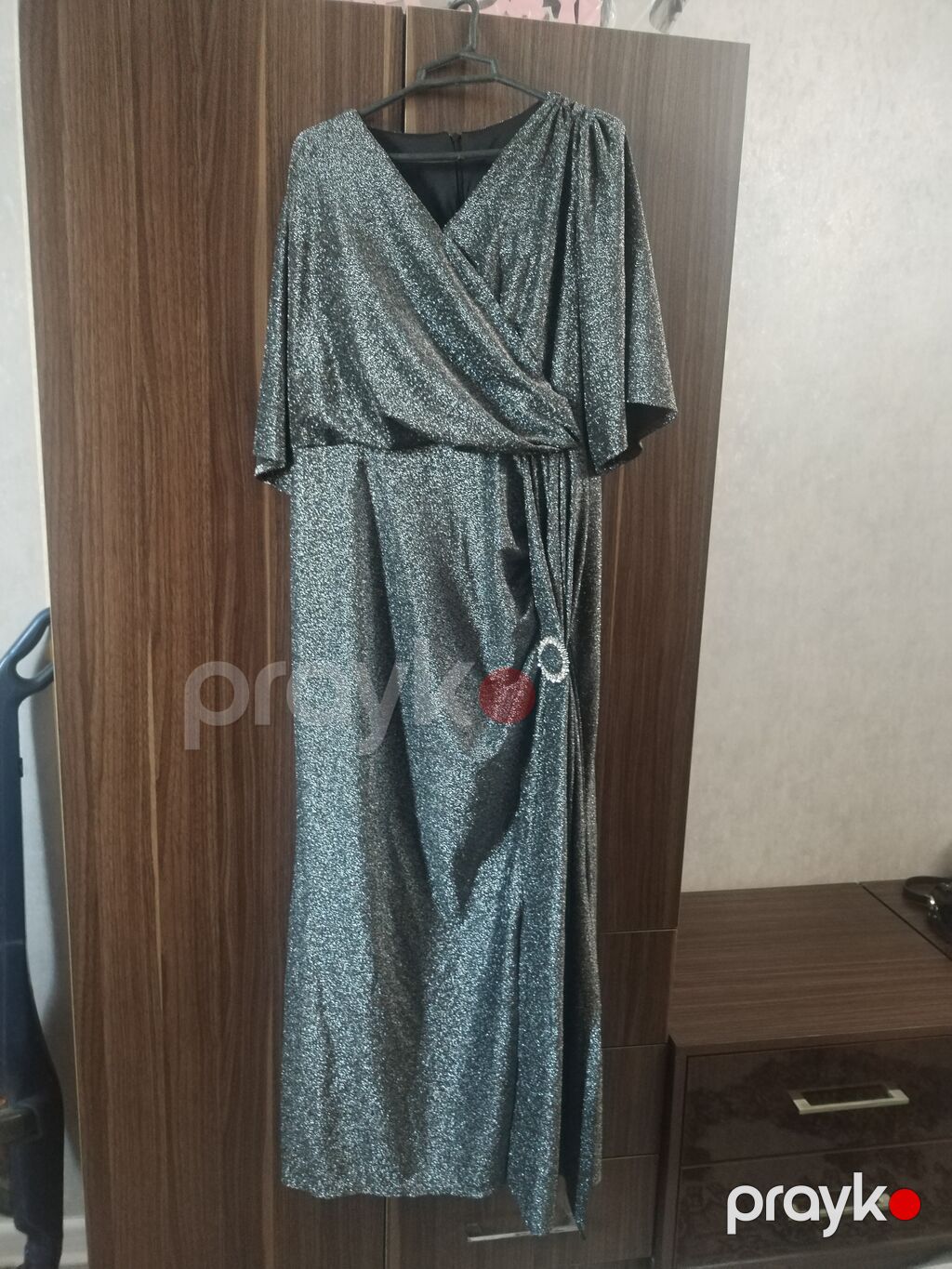 Gümüşü parıltılı, uzun ziyafət paltarı. - Model: ön hissəsi qiyçılı — Şəxsi əşyalar, Bakı (2)