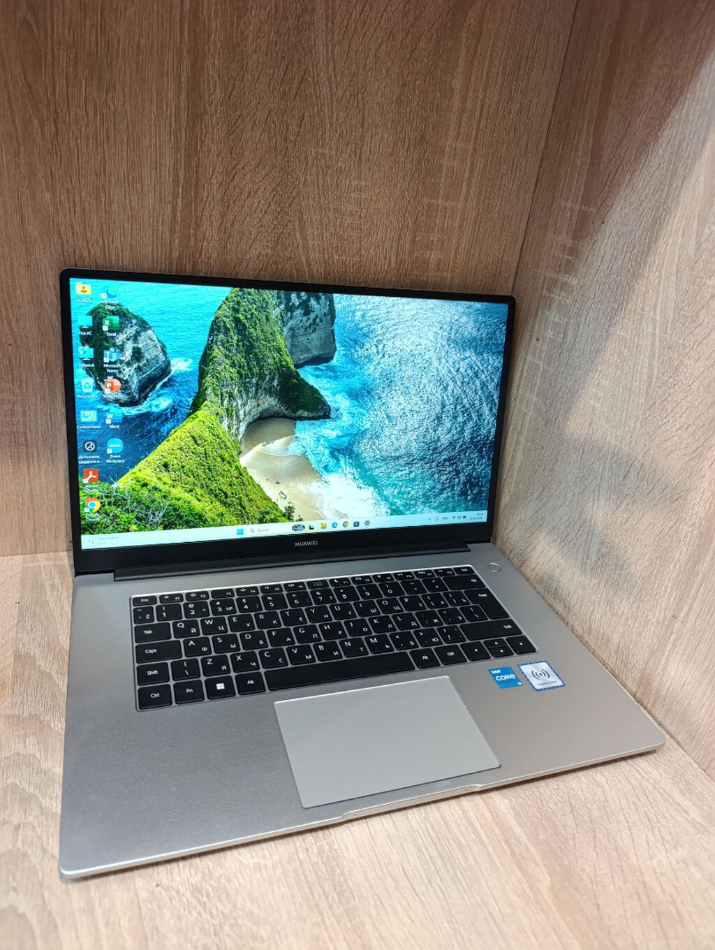 Huawei MateBook D15 noutbuk — Intel Core i3-1115G4, 8 GB RAM, 256 GB SSD