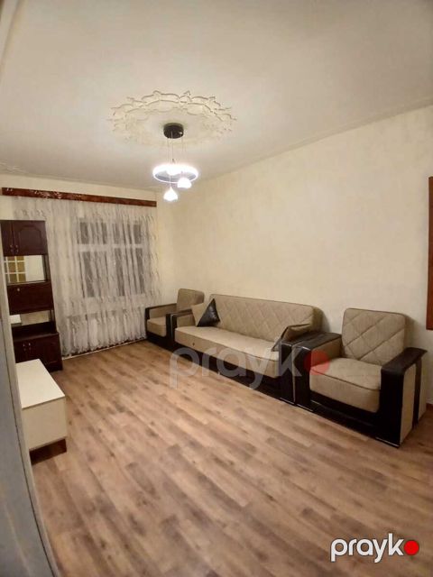İcarəyə verilir 3 otaqlı köhnə tikili 70 m²