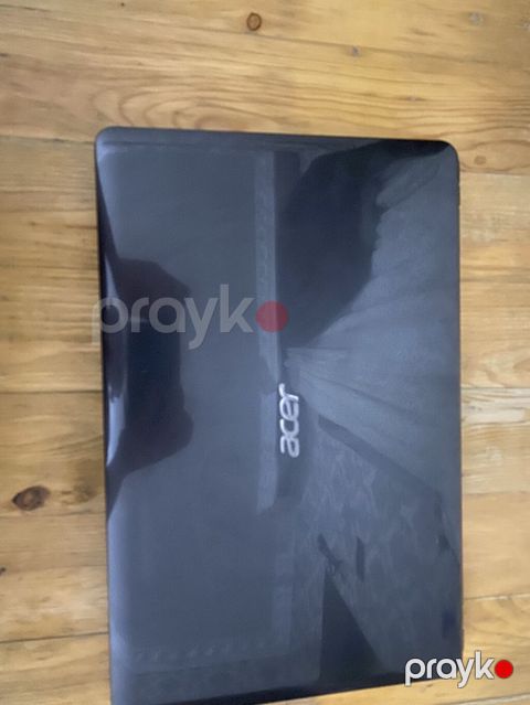 Acer noutbuk Xüsusiyyətlər: - Ekran: 15.6" (LED), veb-kamera yuxarı