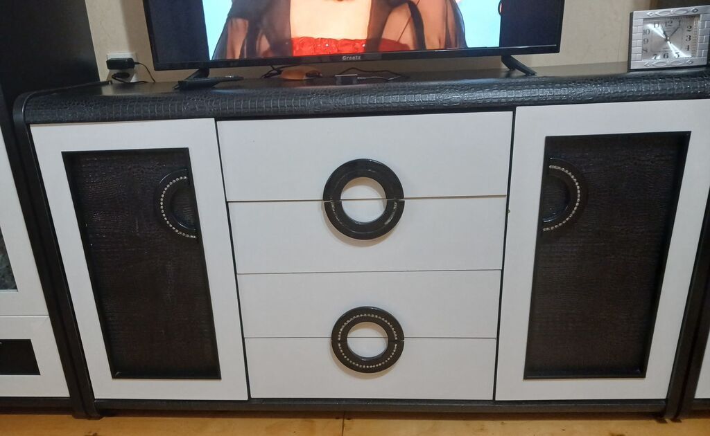 Qonaq otağı mebel dəsti - Dəst: divan, TV altlığı/komod, 2 ədəd — Qonaq otağı üçün, Sumqayıt (3)