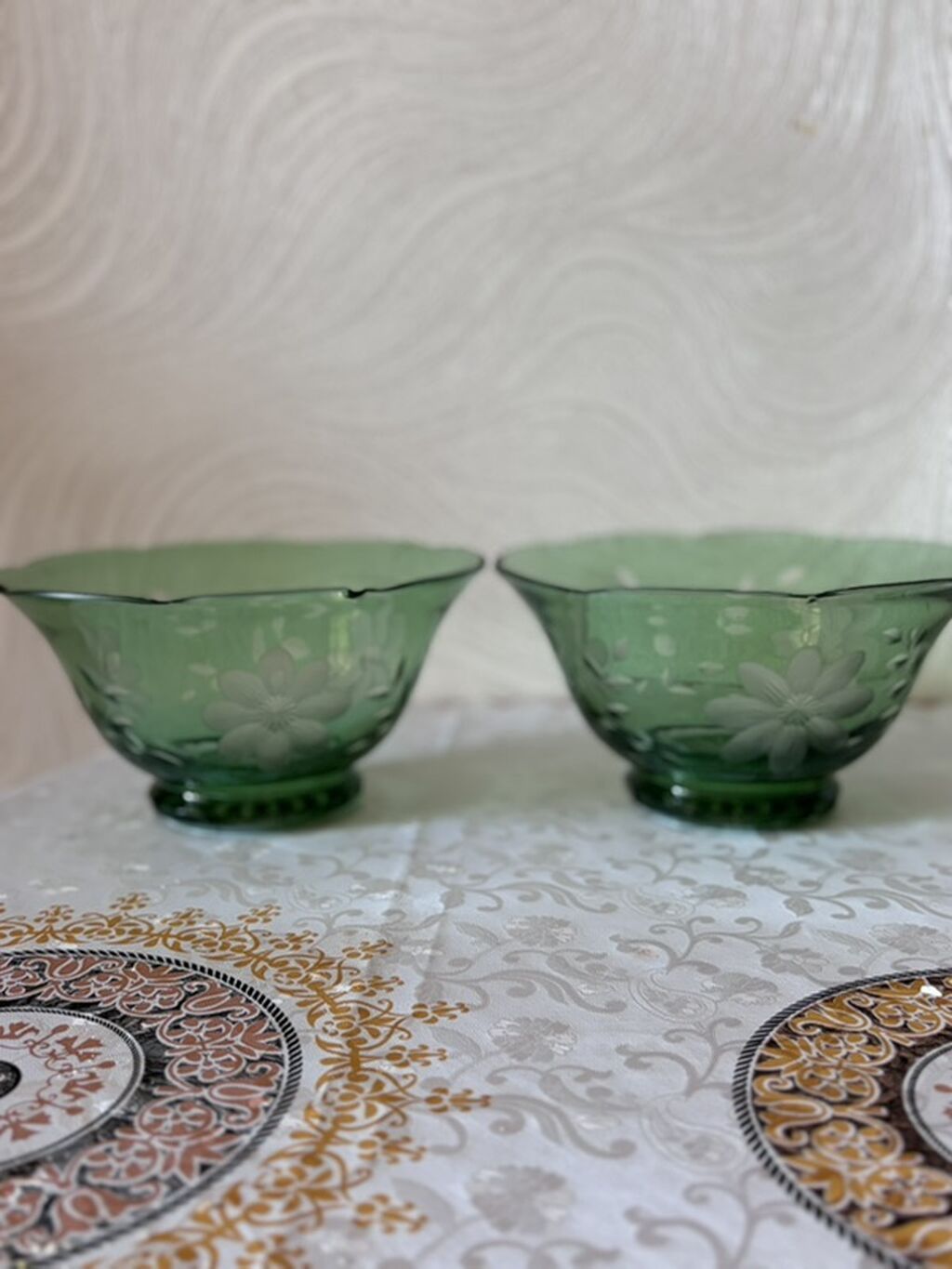 Yaşıl şüşə qablar dəsti (2 ədəd) - Material: qalın, yarımşəffaf yaşıl — Mallar, Masazır