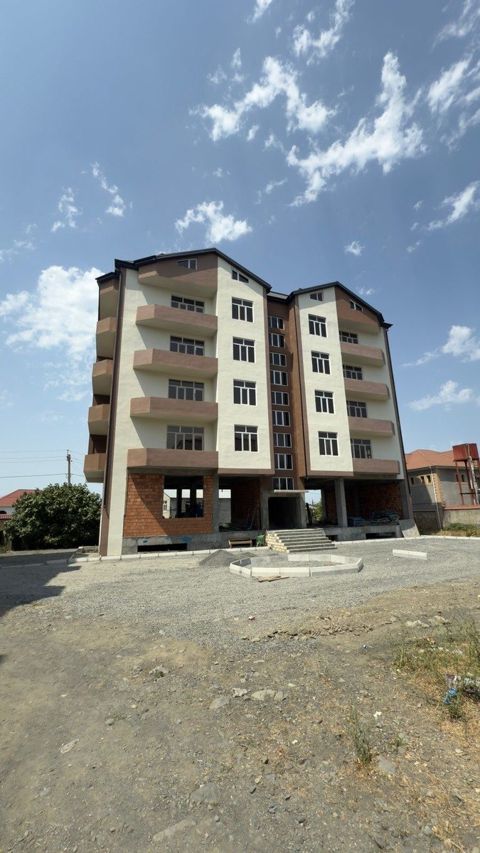 Satılır 2 otaqlı yeni tikili 76 m²