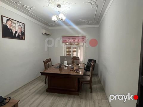 Satılır 3 otaqlı köhnə tikili 98 m²