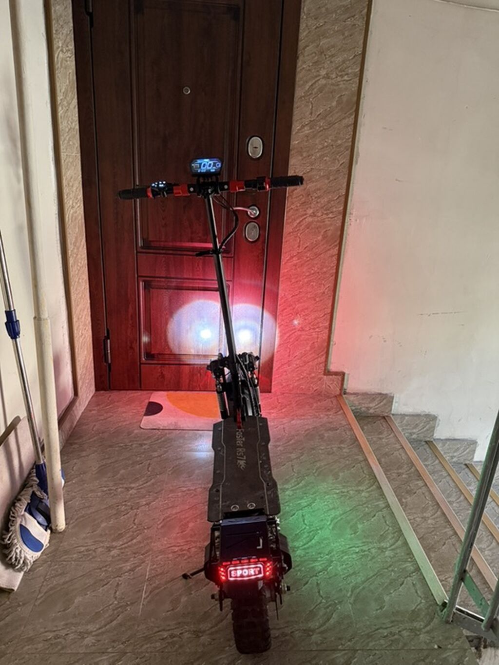 Güclü elektrikli skuter – off-road təkərlər və ikiqat amortizasiya ilə — Mallar, Masazır (3)