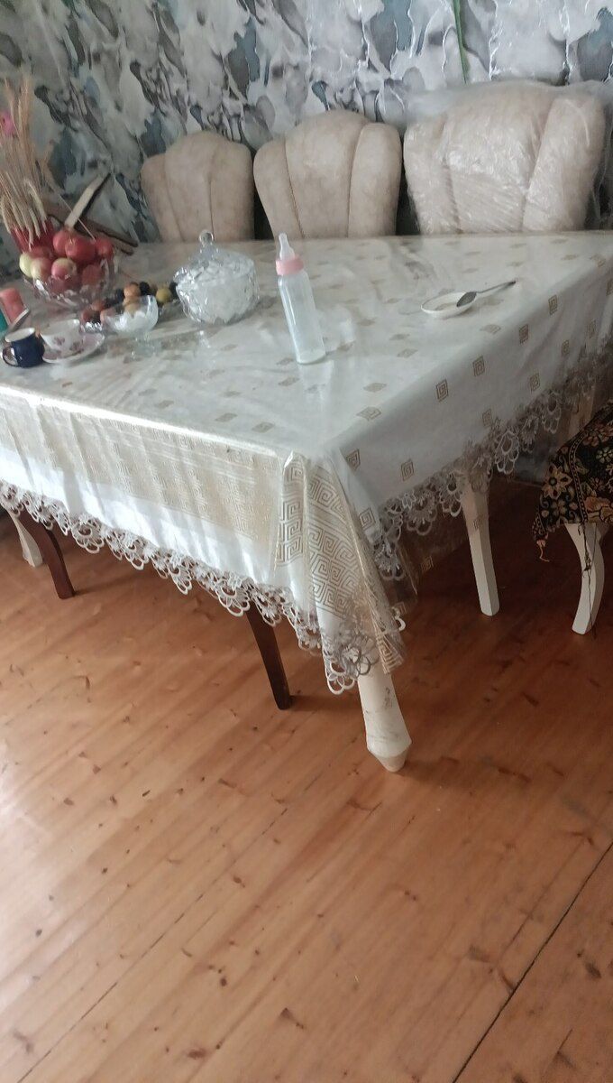 Masa və oturacaqlar — Mallar, Bakı (6)
