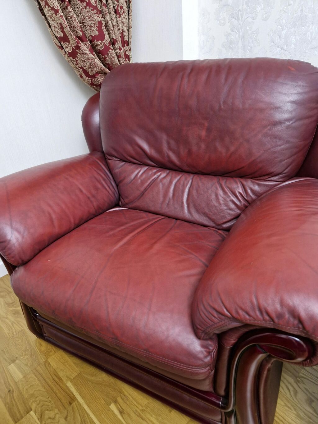 Qırmızı dəri salon dəsti - Tərkib: 3 nəfərlik geniş divan + 1 — Mebel, Digah (2)