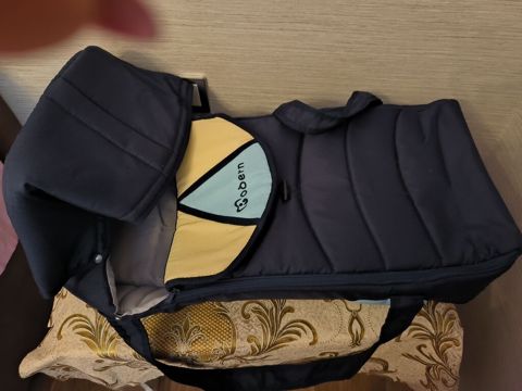 Uşaq üçün dəst: beşik, portativ daşıma beşiyi və yataq tekstili -